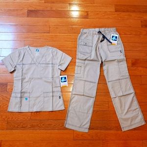 Adar Medical: Nurses Scrub Set.